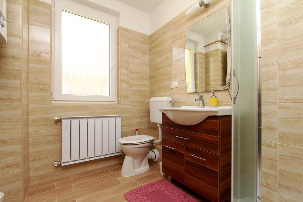 Bodo Park Apartment Heviz Bilik gambar